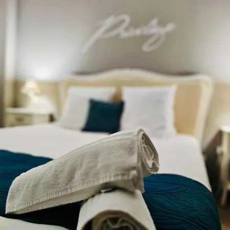 Arts & Millesimes ホテル