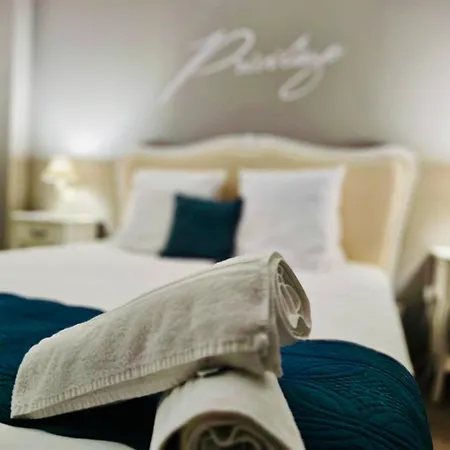 Arts & Millesimes ホテル