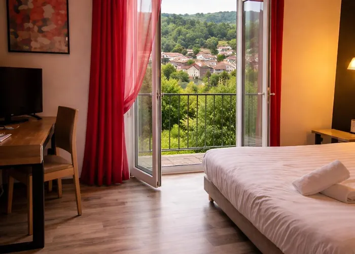 Art & Millesimes מלון *