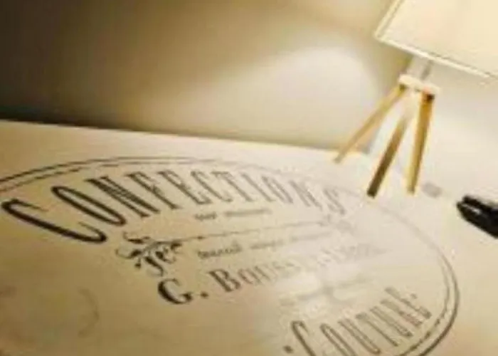 Art & Millesimes מלון *