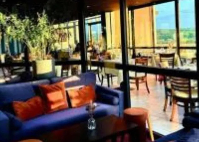 Art & Millesimes מלון