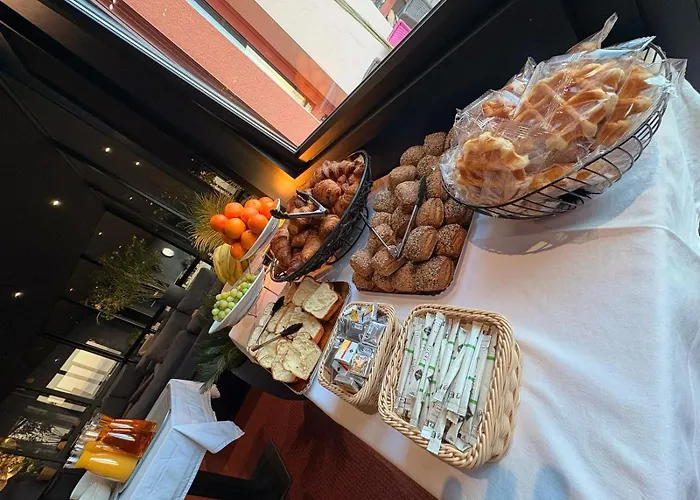 Art & Millesimes מלון *